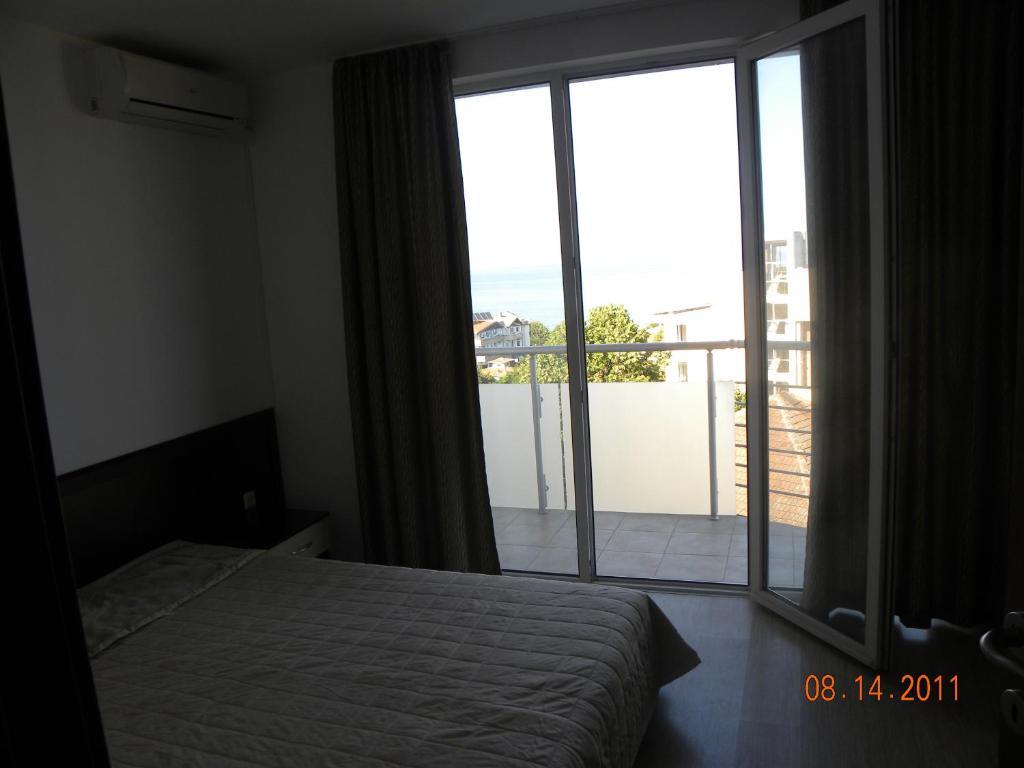 Apartcomplex New Tawn Obzor Bagian luar foto